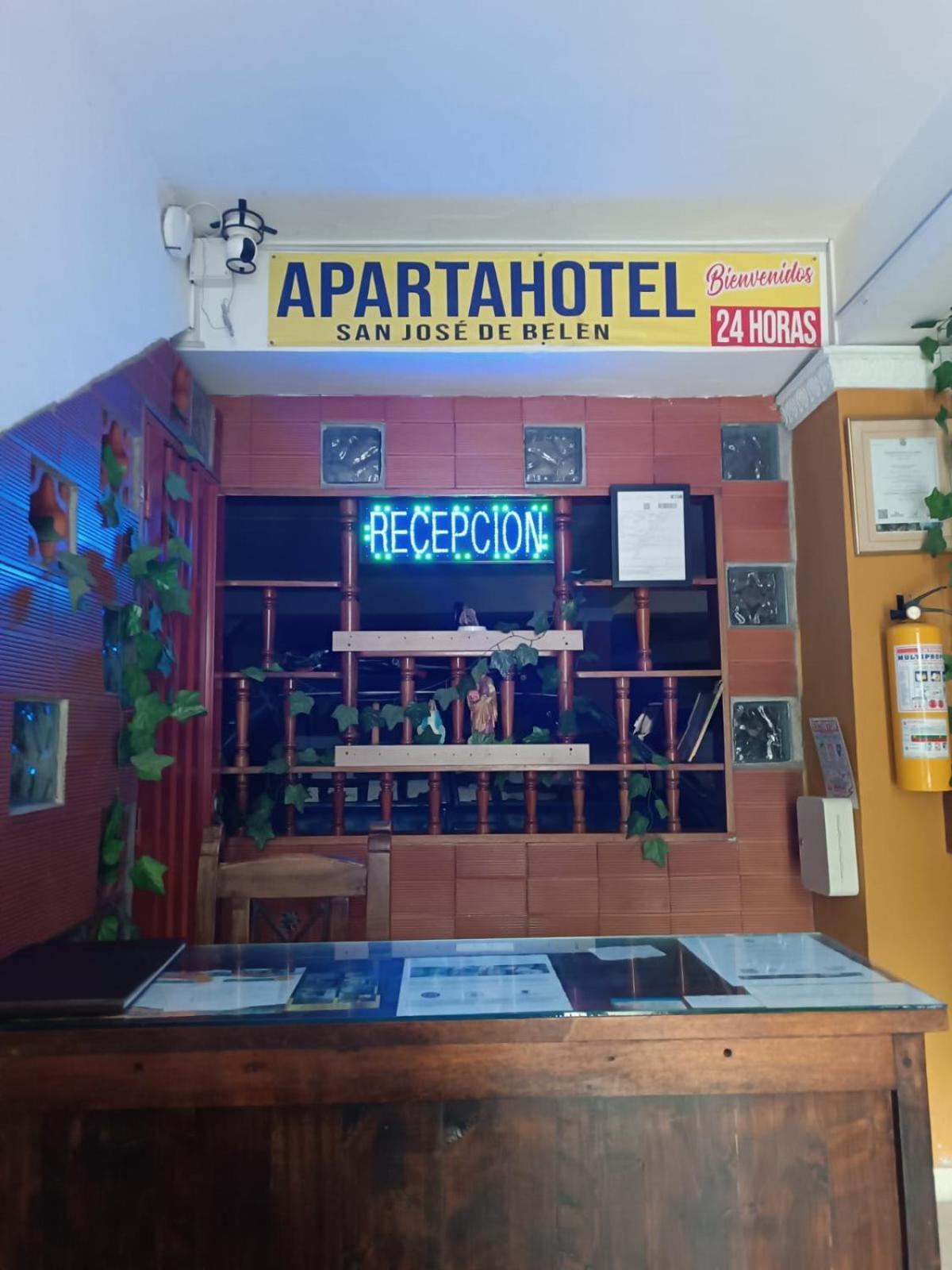 Apartahotel San Jose De Belen Medellin Bagian luar foto